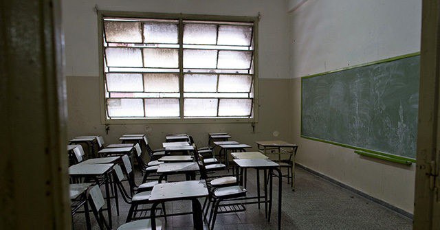 High School Principal 'On Leave' After Criticizing Social Media Censorship