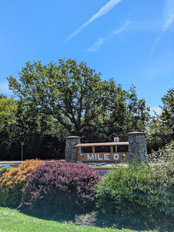 趁着BC Day长周末去了趟BC首府，天气好，景色美，生活慢悠悠，真是非常令人放松！最大的惊喜是Sidney小镇和Langford的一个日式小餐馆